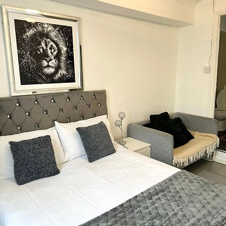 "Bright & Spacious" 3 Bedroom Flat By Kings Cross, St Pancras Station!!!!64 ลอนดอน ภายนอก รูปภาพ