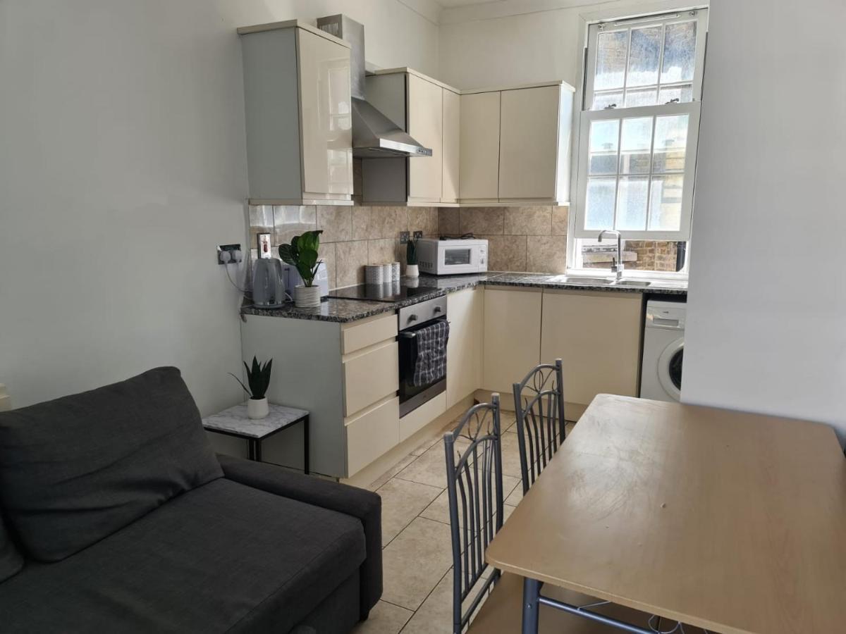 "Bright & Spacious" 3 Bedroom Flat By Kings Cross, St Pancras Station!!!!64 ลอนดอน ภายนอก รูปภาพ