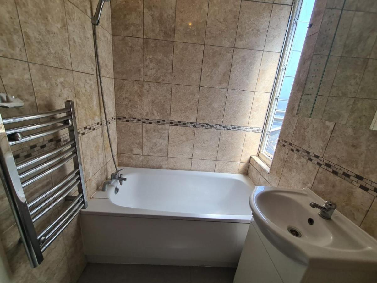 "Bright & Spacious" 3 Bedroom Flat By Kings Cross, St Pancras Station!!!!64 ลอนดอน ภายนอก รูปภาพ
