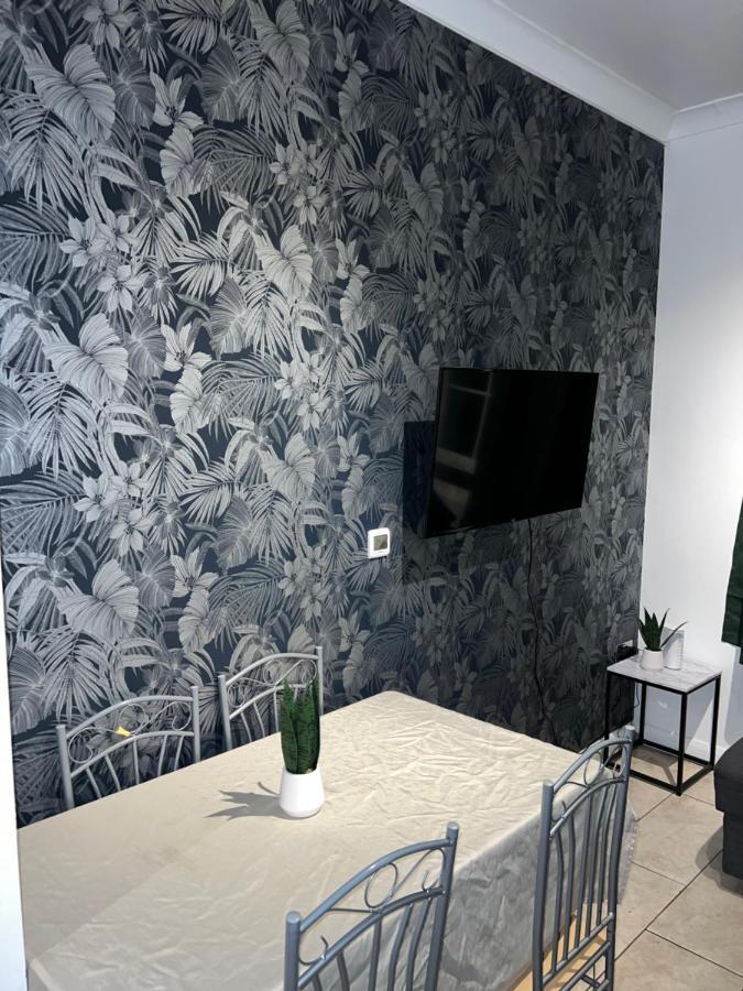 "Bright & Spacious" 3 Bedroom Flat By Kings Cross, St Pancras Station!!!!64 ลอนดอน ภายนอก รูปภาพ