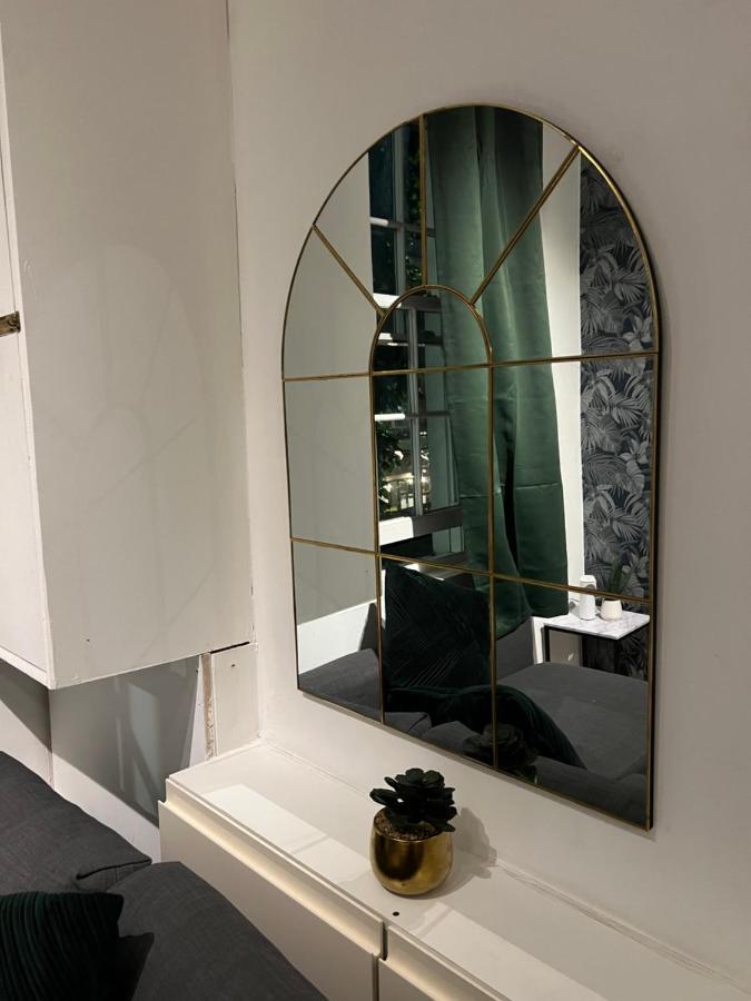 "Bright & Spacious" 3 Bedroom Flat By Kings Cross, St Pancras Station!!!!64 ลอนดอน ภายนอก รูปภาพ