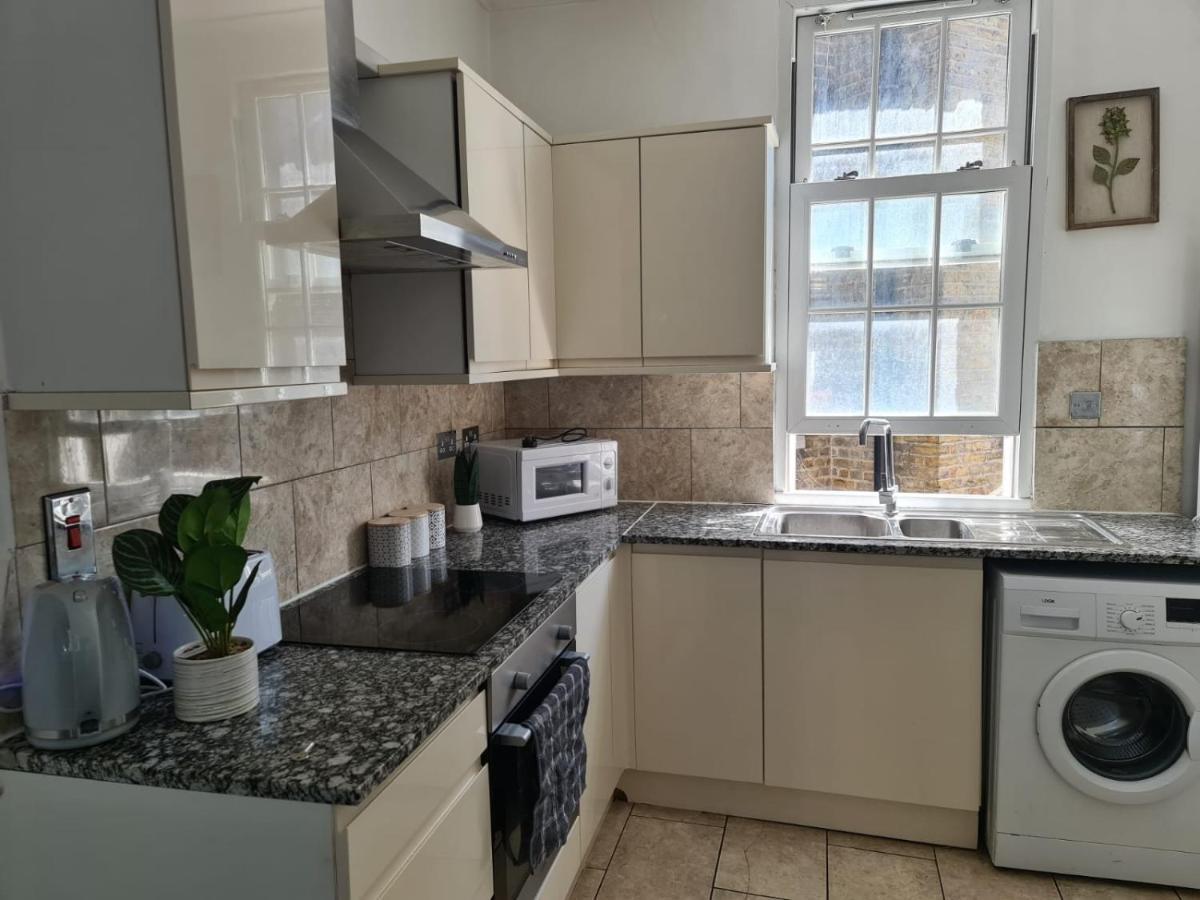 "Bright & Spacious" 3 Bedroom Flat By Kings Cross, St Pancras Station!!!!64 ลอนดอน ภายนอก รูปภาพ