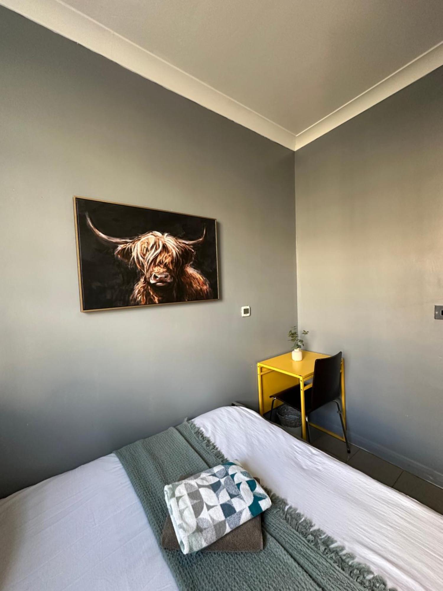 "Bright & Spacious" 3 Bedroom Flat By Kings Cross, St Pancras Station!!!!64 ลอนดอน ภายนอก รูปภาพ