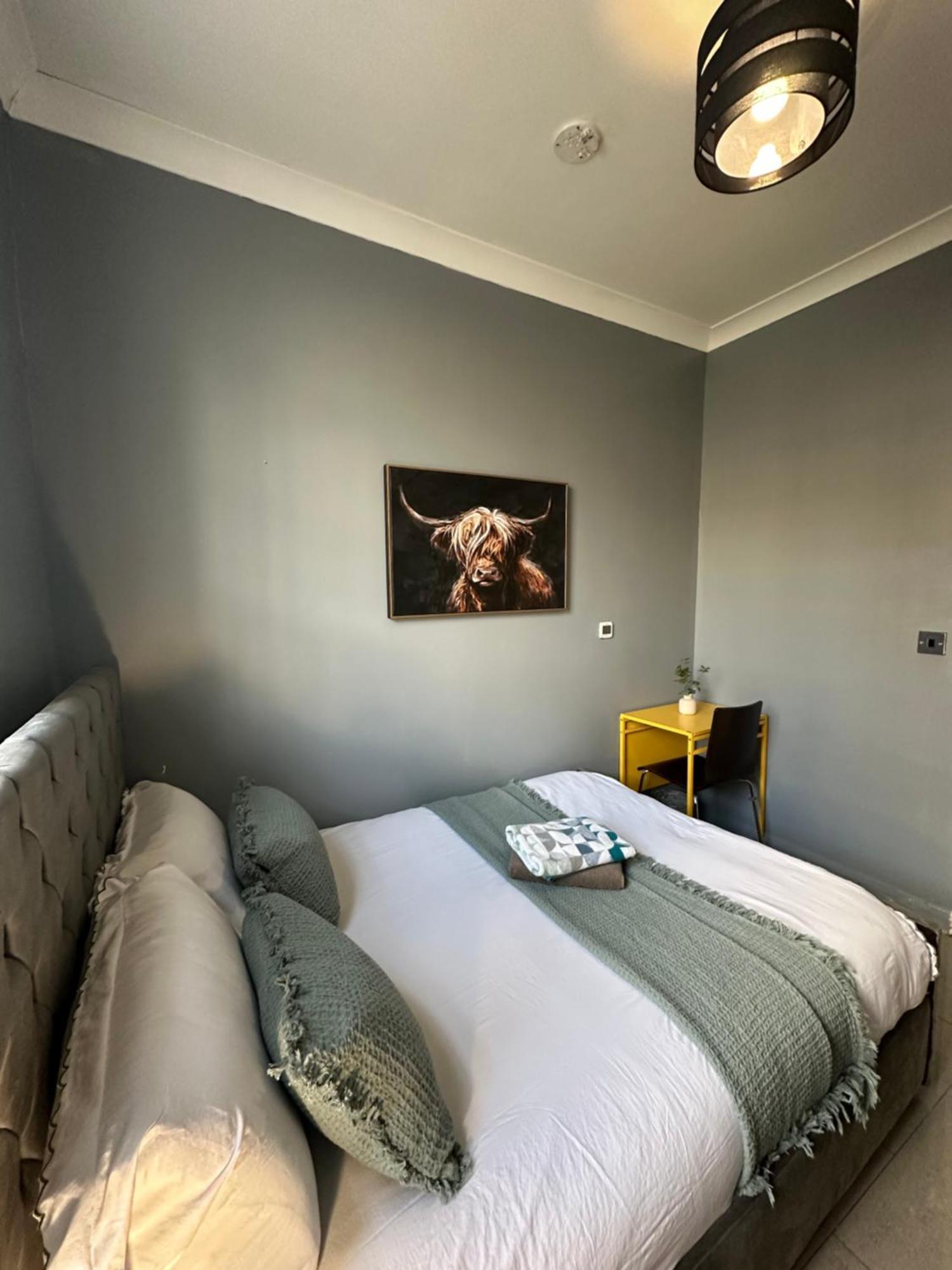 "Bright & Spacious" 3 Bedroom Flat By Kings Cross, St Pancras Station!!!!64 ลอนดอน ภายนอก รูปภาพ