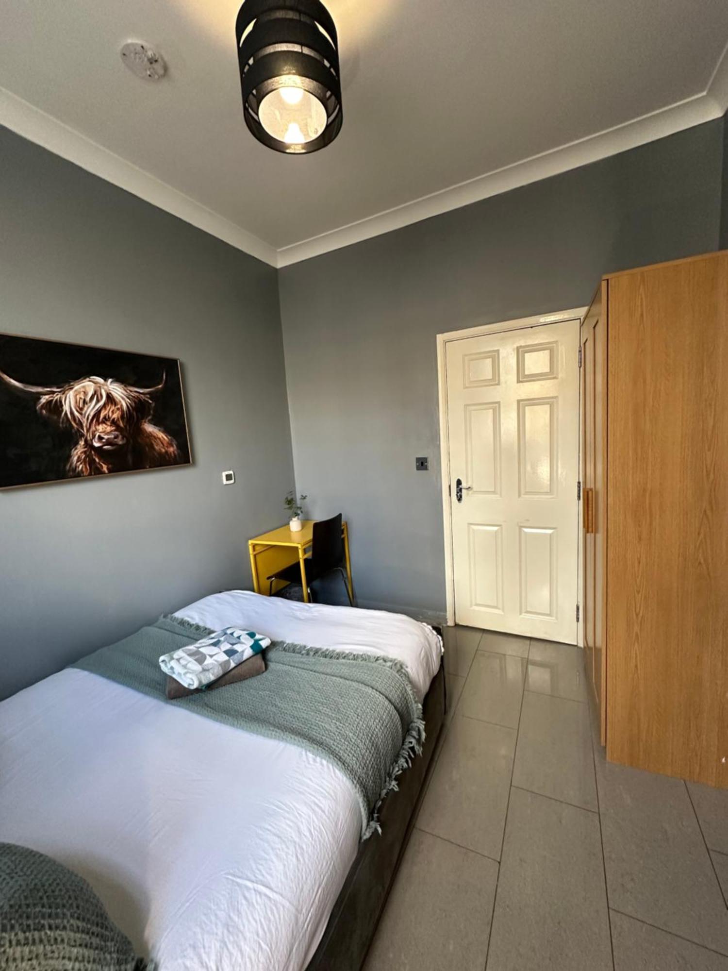 "Bright & Spacious" 3 Bedroom Flat By Kings Cross, St Pancras Station!!!!64 ลอนดอน ภายนอก รูปภาพ