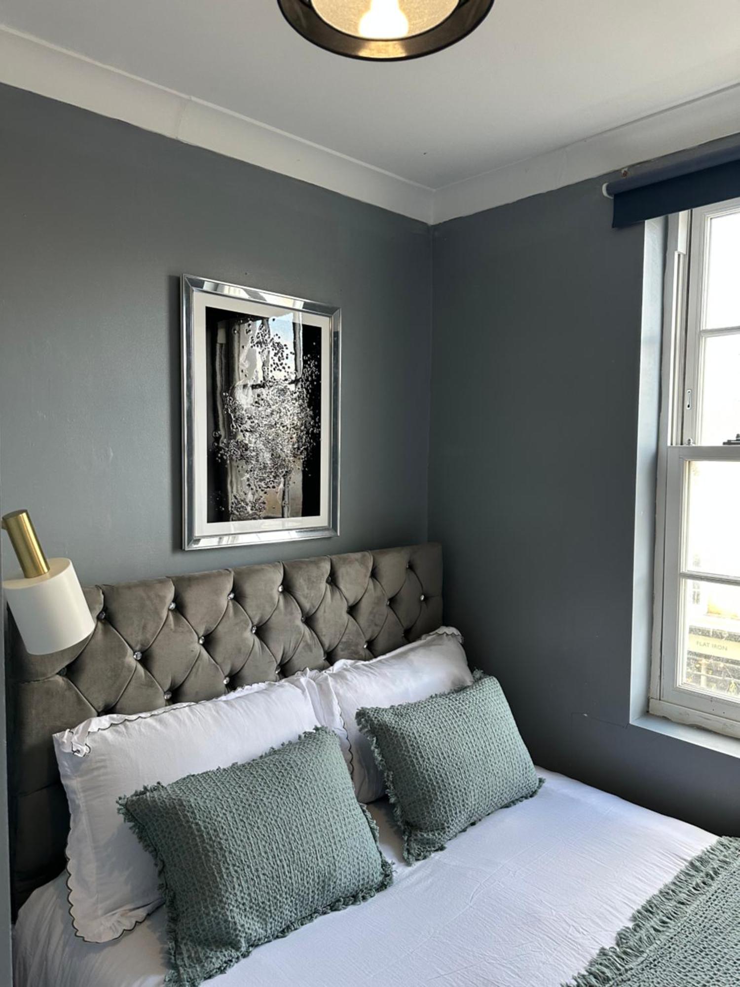 "Bright & Spacious" 3 Bedroom Flat By Kings Cross, St Pancras Station!!!!64 ลอนดอน ภายนอก รูปภาพ