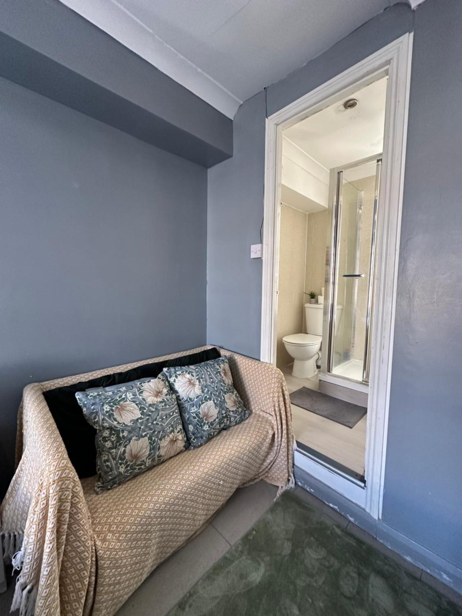 "Bright & Spacious" 3 Bedroom Flat By Kings Cross, St Pancras Station!!!!64 ลอนดอน ภายนอก รูปภาพ