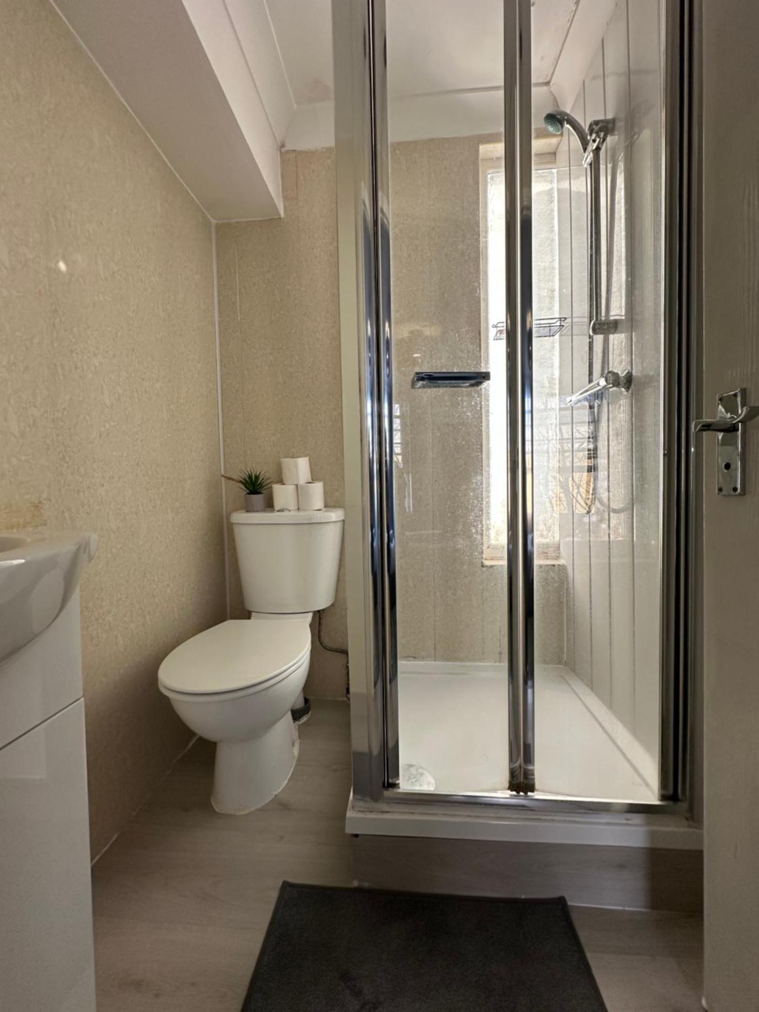"Bright & Spacious" 3 Bedroom Flat By Kings Cross, St Pancras Station!!!!64 ลอนดอน ภายนอก รูปภาพ