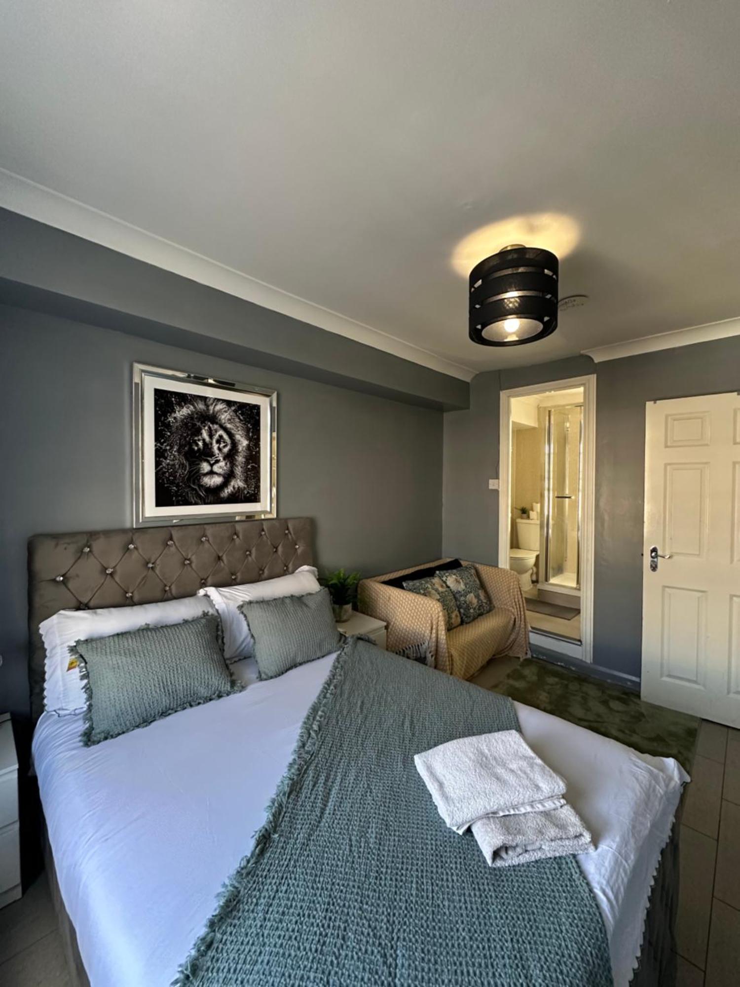 "Bright & Spacious" 3 Bedroom Flat By Kings Cross, St Pancras Station!!!!64 ลอนดอน ภายนอก รูปภาพ