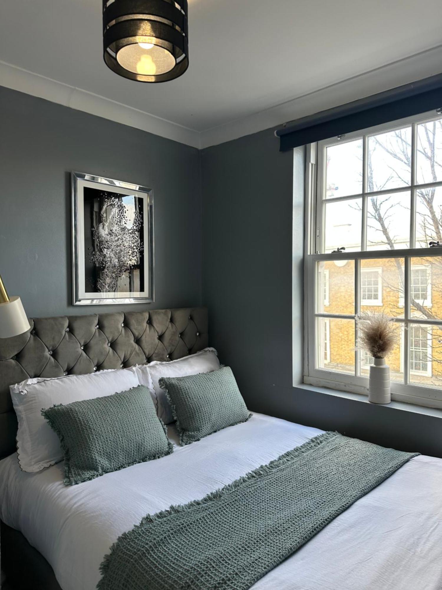 "Bright & Spacious" 3 Bedroom Flat By Kings Cross, St Pancras Station!!!!64 ลอนดอน ภายนอก รูปภาพ