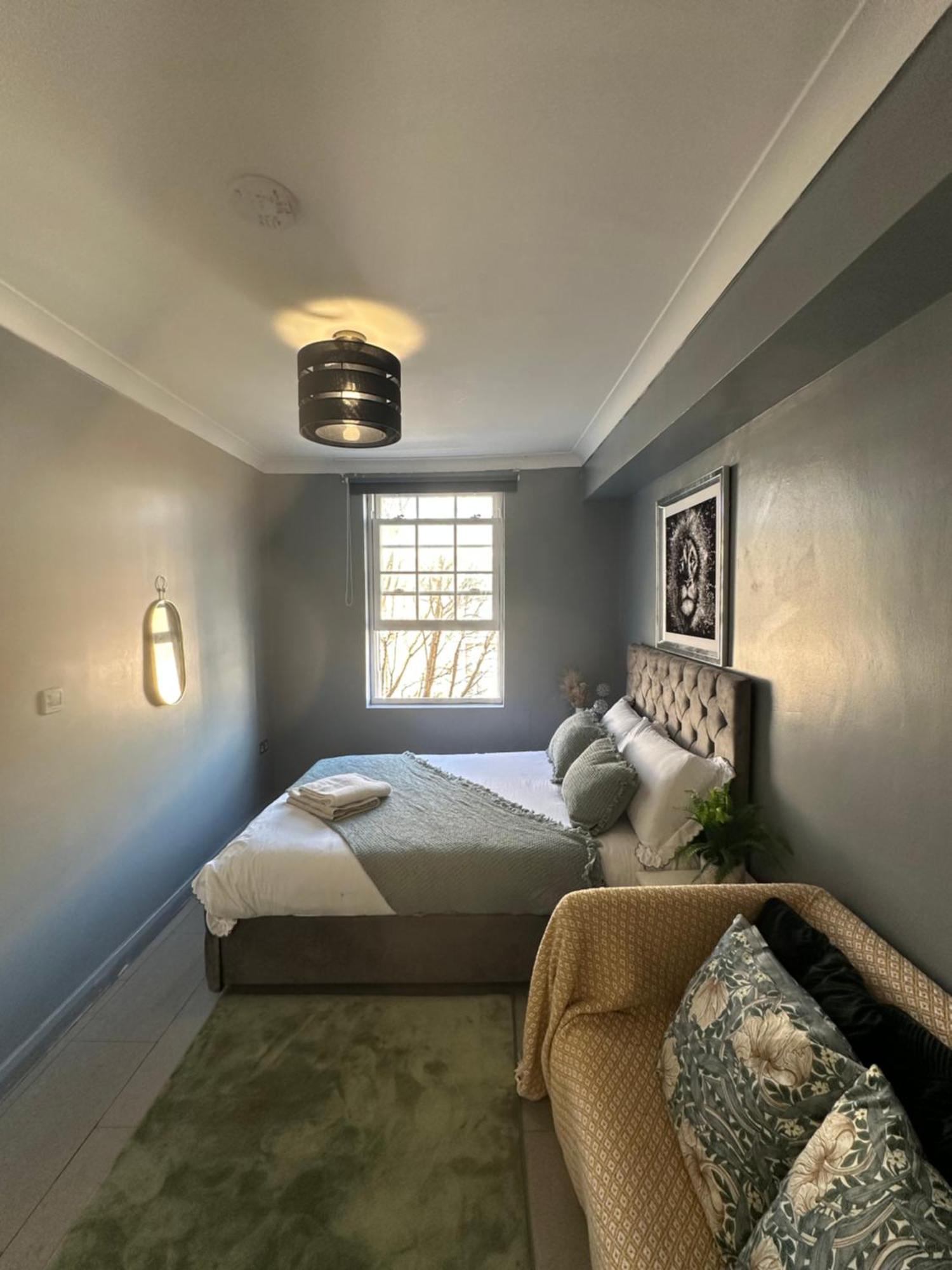 "Bright & Spacious" 3 Bedroom Flat By Kings Cross, St Pancras Station!!!!64 ลอนดอน ภายนอก รูปภาพ
