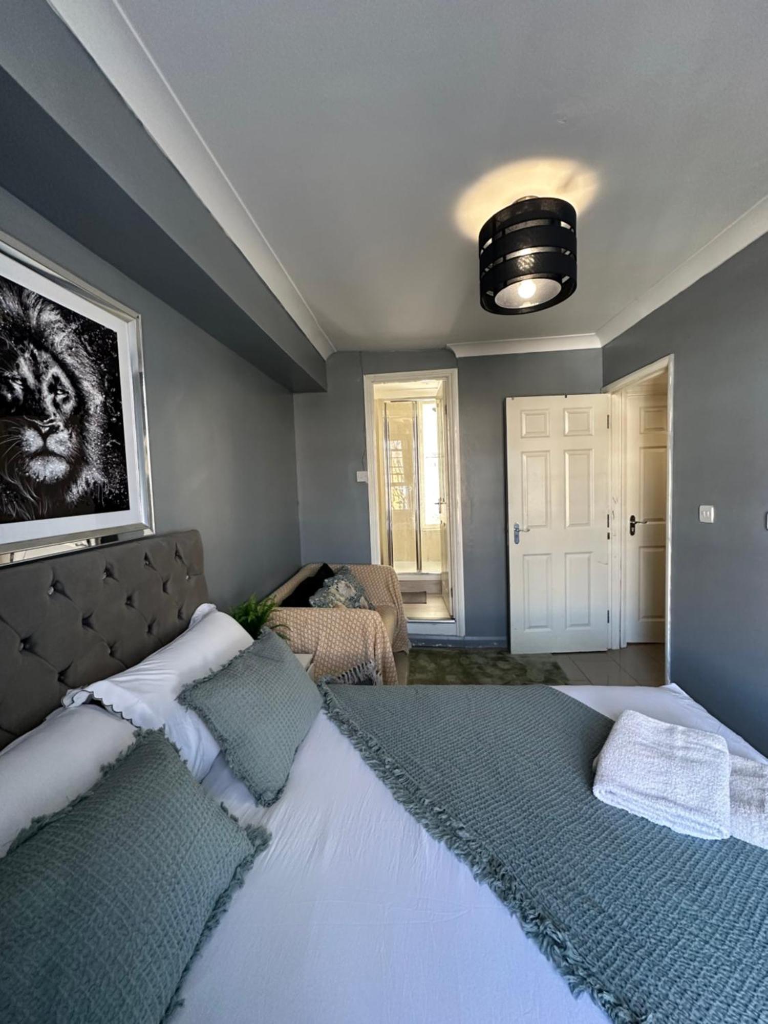"Bright & Spacious" 3 Bedroom Flat By Kings Cross, St Pancras Station!!!!64 ลอนดอน ภายนอก รูปภาพ