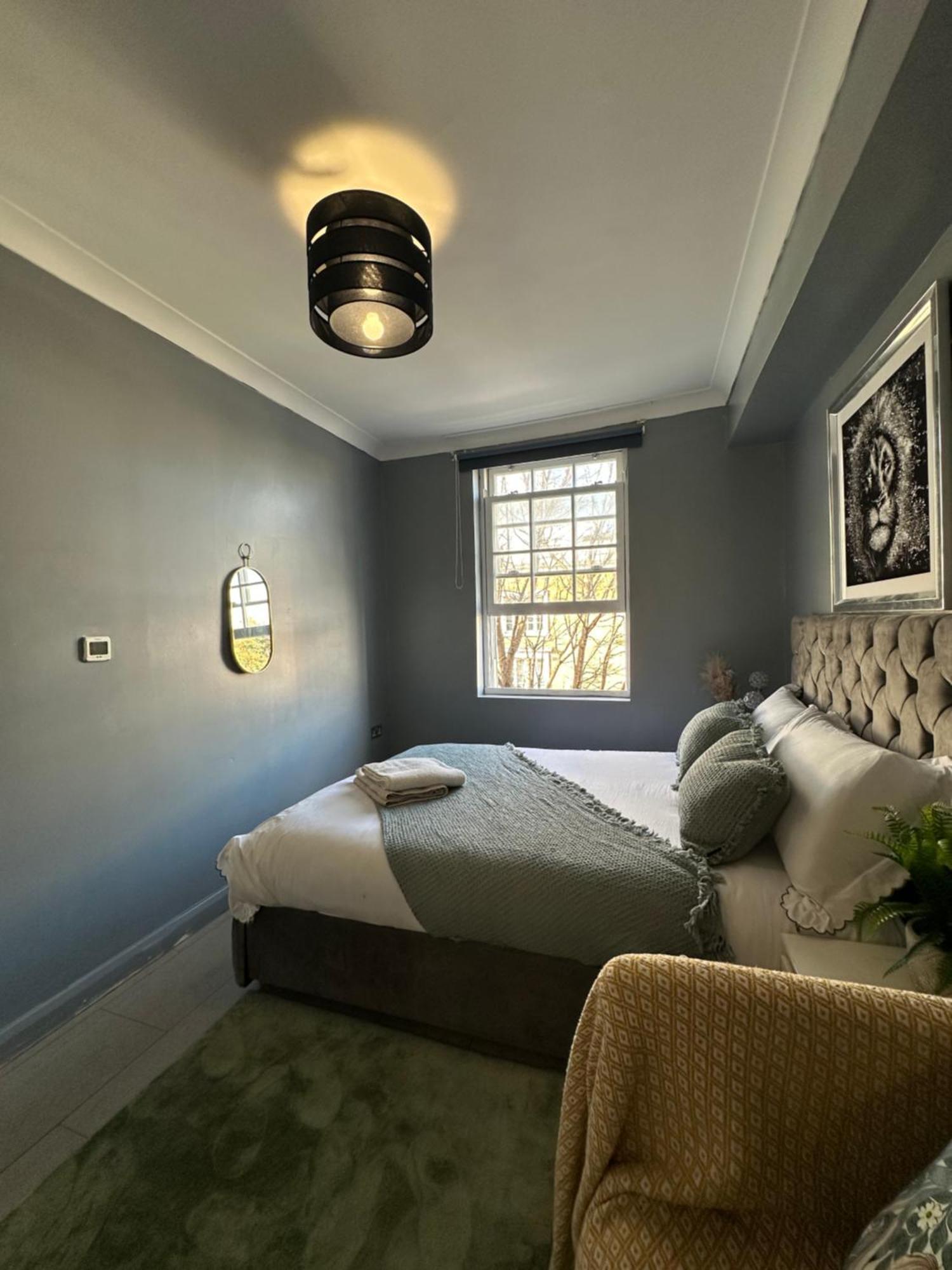 "Bright & Spacious" 3 Bedroom Flat By Kings Cross, St Pancras Station!!!!64 ลอนดอน ภายนอก รูปภาพ