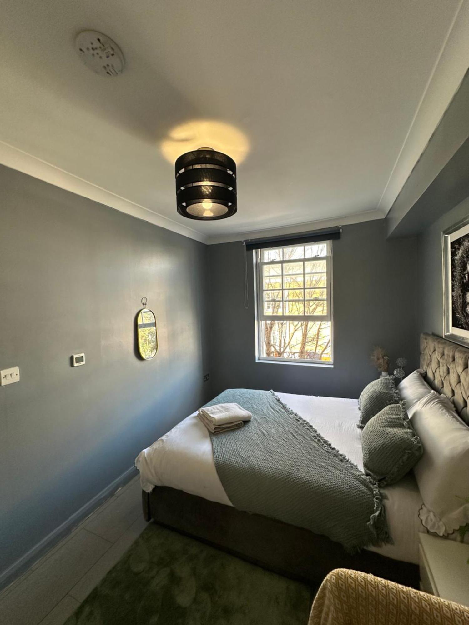 "Bright & Spacious" 3 Bedroom Flat By Kings Cross, St Pancras Station!!!!64 ลอนดอน ภายนอก รูปภาพ